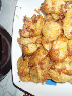 Una foto de Platanos fritos con salsa