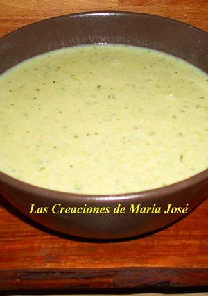 Una foto de Crema de lechuga