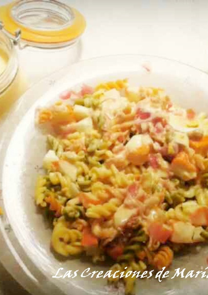 Una foto de Ensalada de pasta con mayonesa de naranja