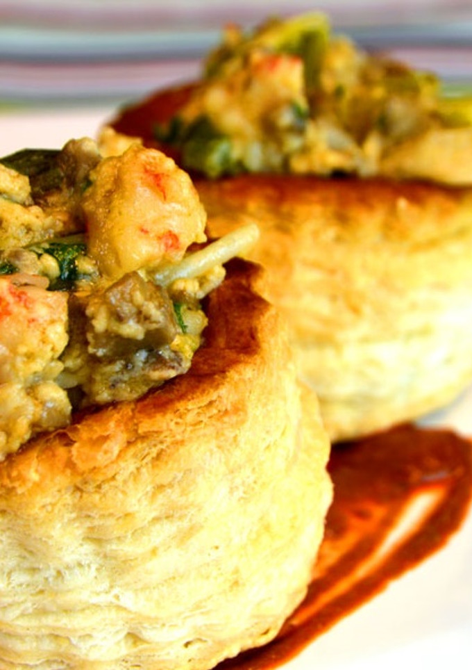 Una foto de Volovanes rellenos de revuelto de gambas