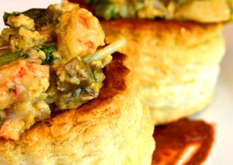 Volovanes rellenos de revuelto de gambas