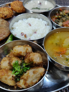 व्रत की थाली (vrat ki thali recipe in hindi) रेसिपी मुख्य फोटो