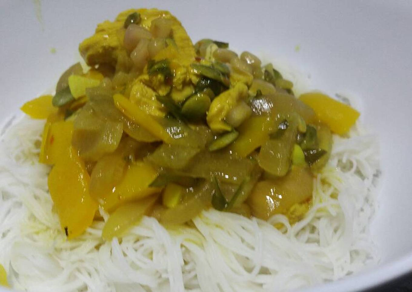 Curry de pollo con granada y semillas de calabaza 🙄
