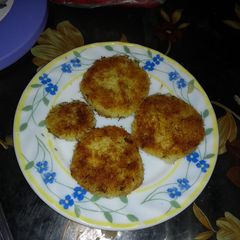 A picture of Aalo tikki.