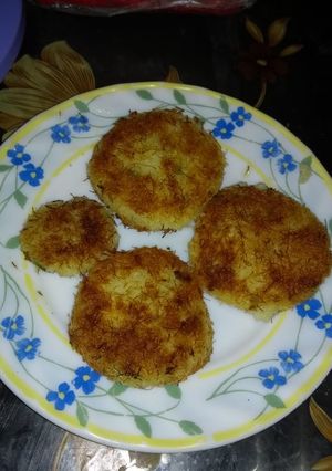 A picture of Aalo tikki.