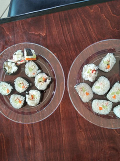 Una foto de Sushi de surimi