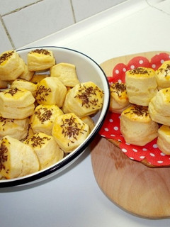 Burgonyapelyhes omlós vajas pogácsa recept fotója