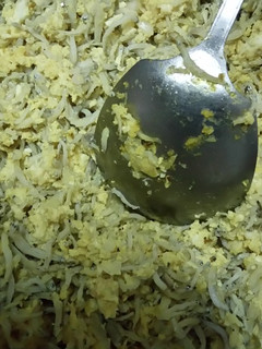吻仔魚炒紅薑黃蛋 的食譜成品照片