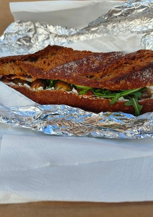 Una foto de Bocadillo de lomo y queso