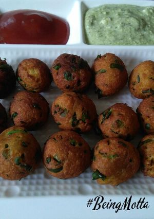 A picture of Banana-Methi-Palak-Paneer Gota.