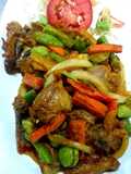 ผัดพริกแกงกบใส่สะตอ