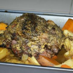 A picture of Roasted Pork Boston Butt with Beer.