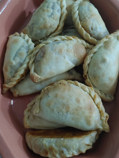 Una foto de Empanada criolla súper completa😋