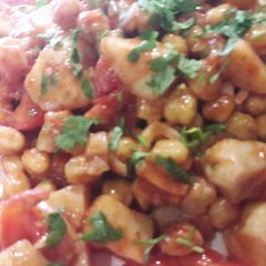 A picture of Aloo Chana Chat.