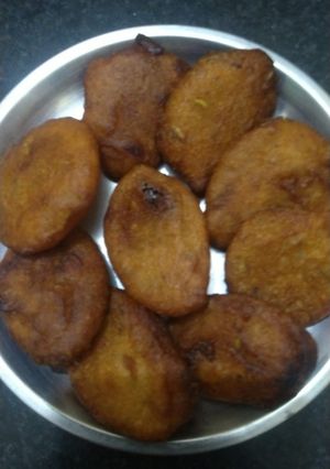 मीठे गुलगुले (meethe gulgule recipe in Hindi) रेसिपी मुख्य फोटो
