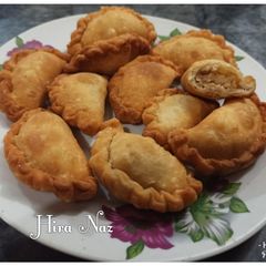 A picture of Jau Gok Peanut Puff Dumpling.