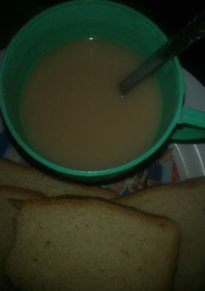A picture of Pap and bread.