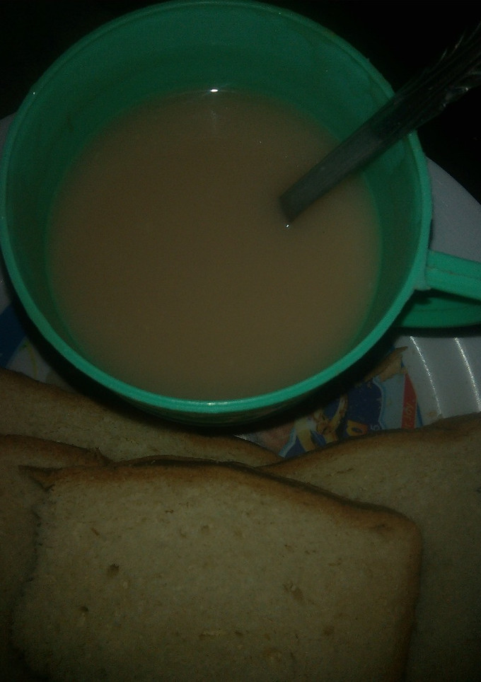 A picture of Pap and bread.
