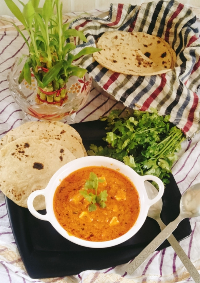 A picture of Paneer butter masala without onion and garlic curry 🍛.
