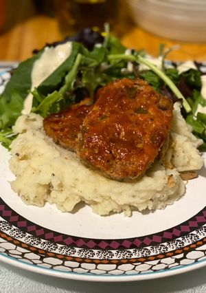 A picture of Mini Meatloaves.