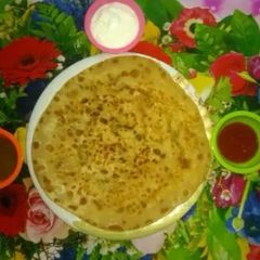 A picture of Aloo ke parhate.