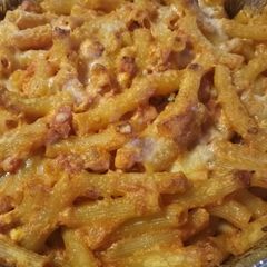 A picture of Sedanini al forno di ricotta e cotto.