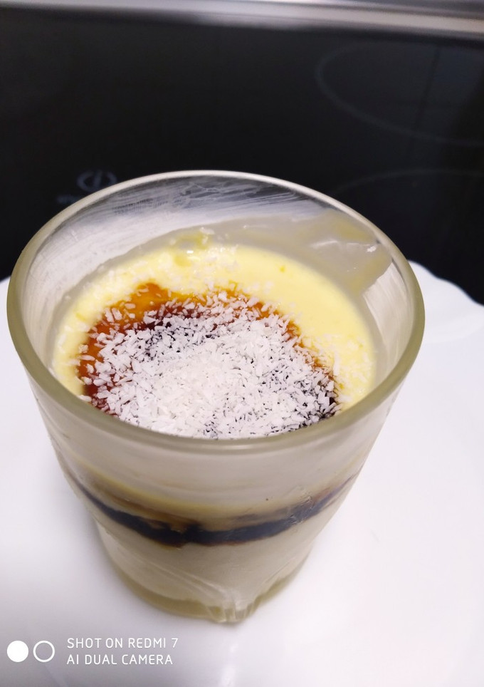 Una foto de Crema de mango con caramelo