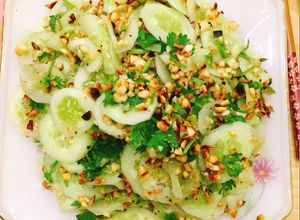 Hình của món Dưa chuột nộm lạc.