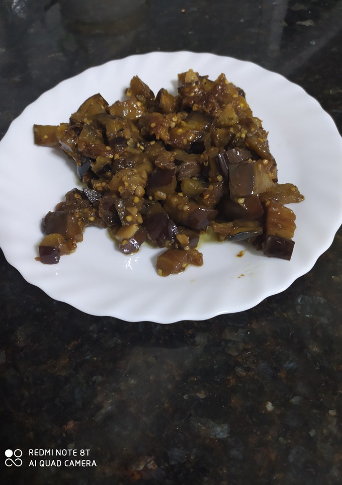 Una foto de Berenjenas con salsa de soja y miel de caña😋