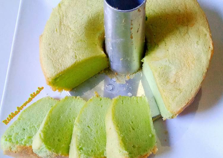 Pandan Chiffon Cake