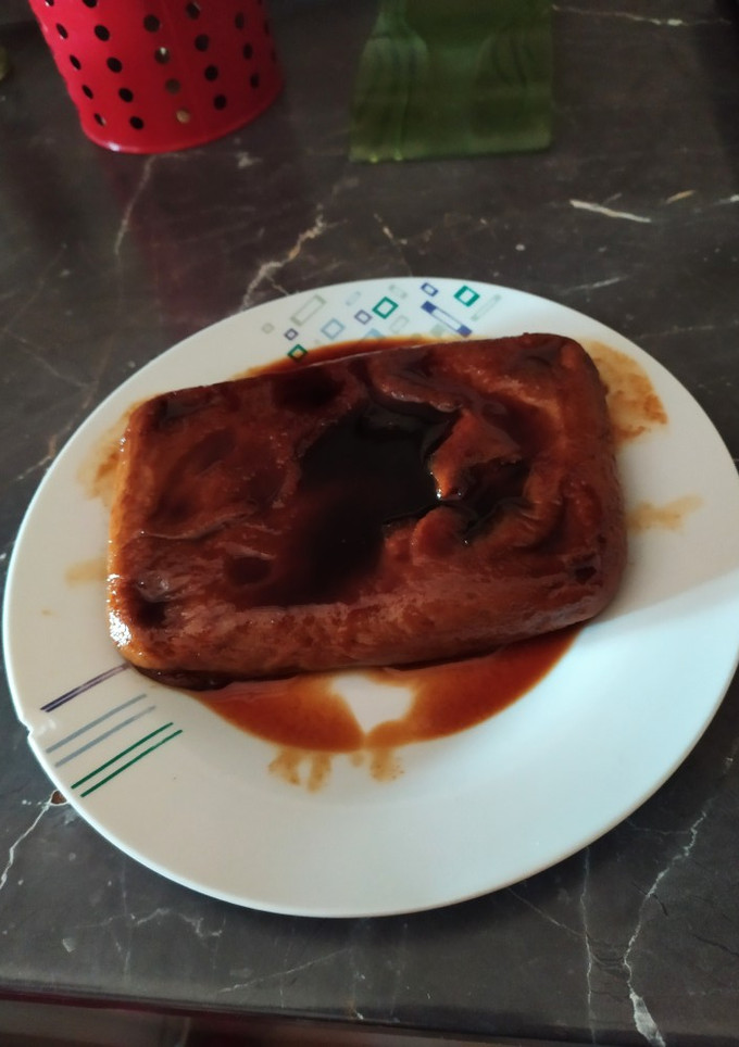 Una foto de Flan confinado al microondas