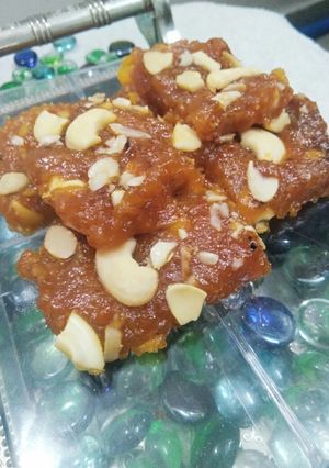 પપૈયા ની બરફી (Papaya Barfi Recipe in Gujarati) રેસીપી મુખ્ય ફોટો