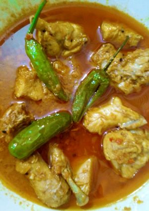 A picture of Shan chicken achar.