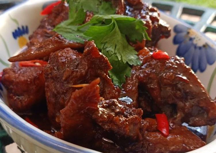 Ayam ungkep kecap pedas ala Dee 😍
