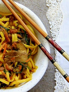 Una foto de Tallarines de verduras especiados