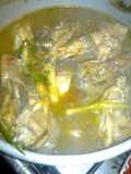 Pollo con cola de res Maggie