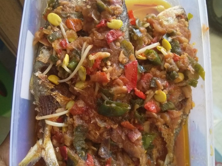 Cara Gampang Membuat Ikan kembung bumbu sambel ijo campur yang Enak