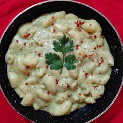 A picture of Desi Pesto Macaroni.