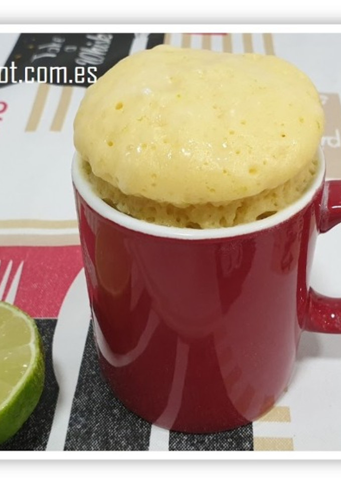 Una foto de Mug cake de limón
