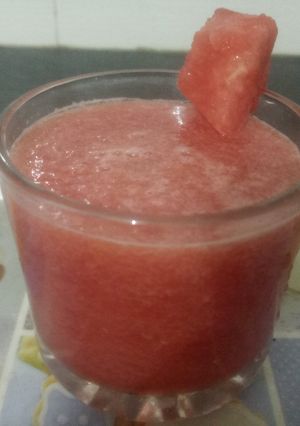 તરબૂચ નુ જ્યુસ (Watermelon Juice Recipe In Gujarati) રેસીપી મુખ્ય ફોટો