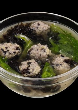 Hình của món SP.0942 - Canh Cải Bẹ Dún Rong Biển Chả Mọc Viên.