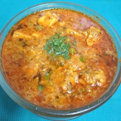A picture of Restaurant Style Matar Paneer.