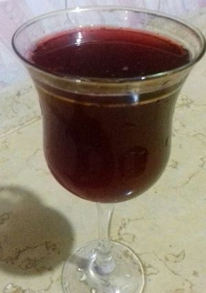 صورة لوصفة تمر هندي بالكركديه 🍷