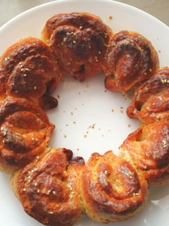 A picture of Garlic flower bread.