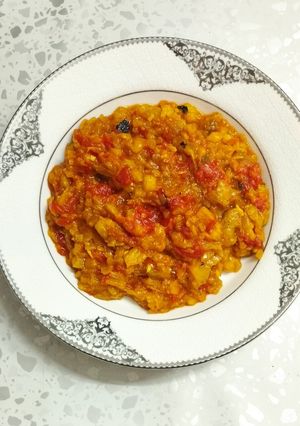 A picture of Mirza ghademi(an iranian food/).