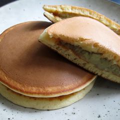 A picture of Dorayaki with Sweet Potato Paste.
