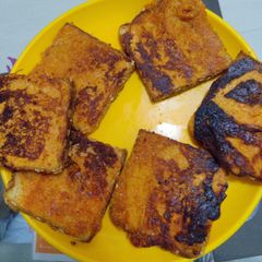 A picture of Dahi chutney toast.