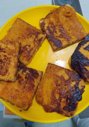 A picture of Dahi chutney toast.