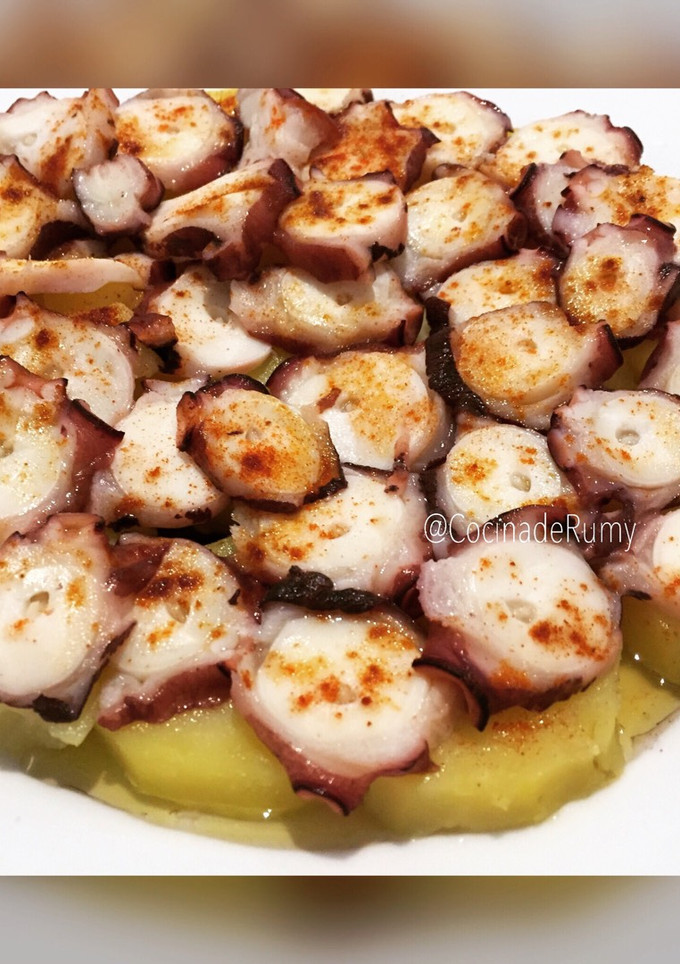 Una foto de Pulpo a la gallega🐙