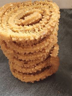 चकली (chakli recipe in Hindi) रेसिपी मुख्य फोटो